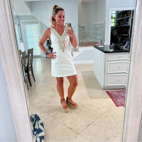 Lilly Pulitzer Gabby Shift Dress in Resort White w Gold embroidery sz 4-like new - Picture 3 of 16